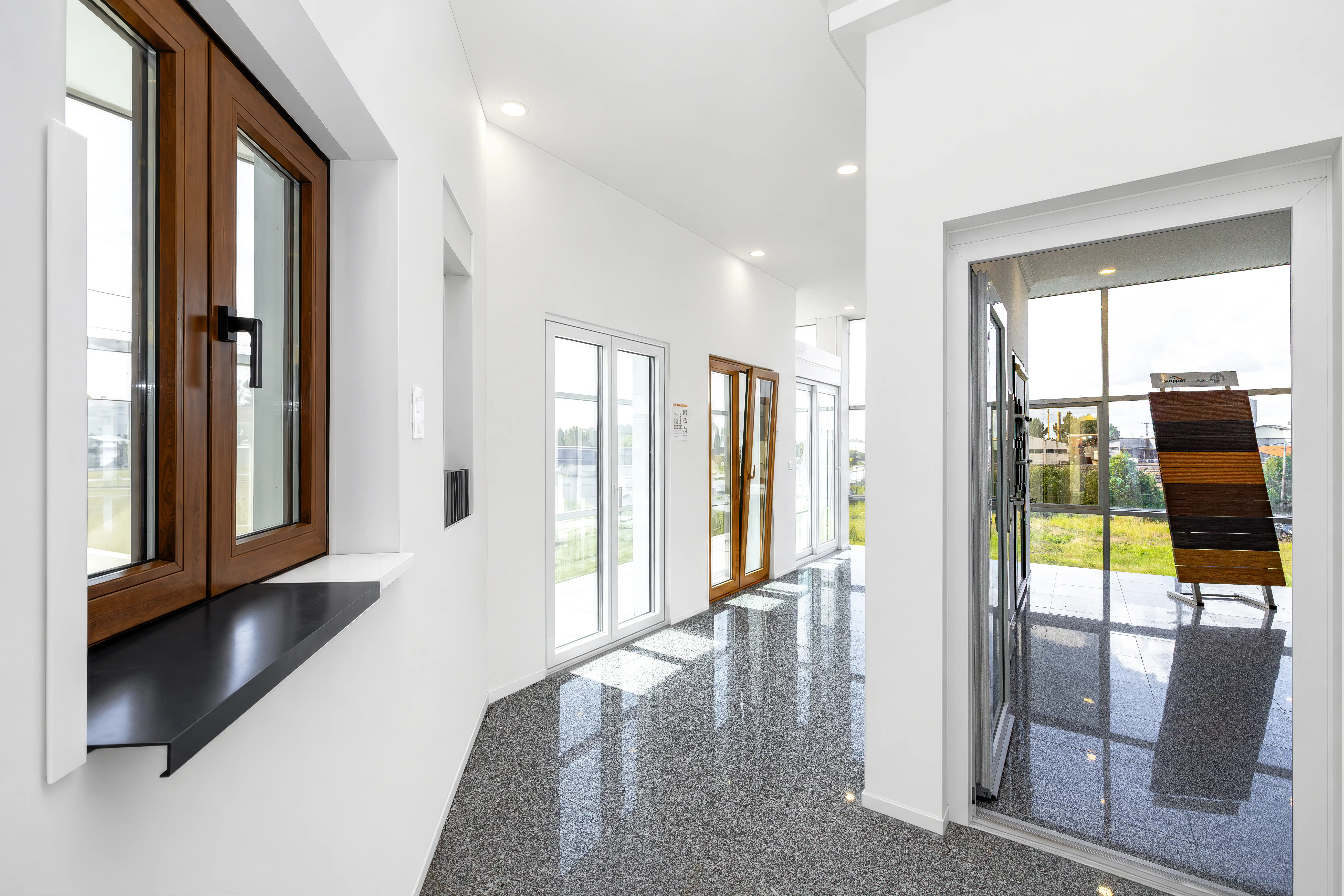 QUAL Showroom 1